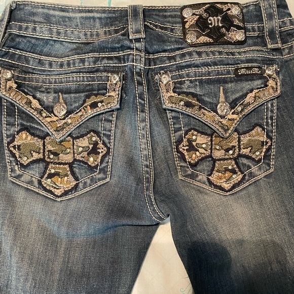 ❌Sold❌Miss Me, distressed style, signature boot cut jeans. Like new condition - Picture 6 of 15